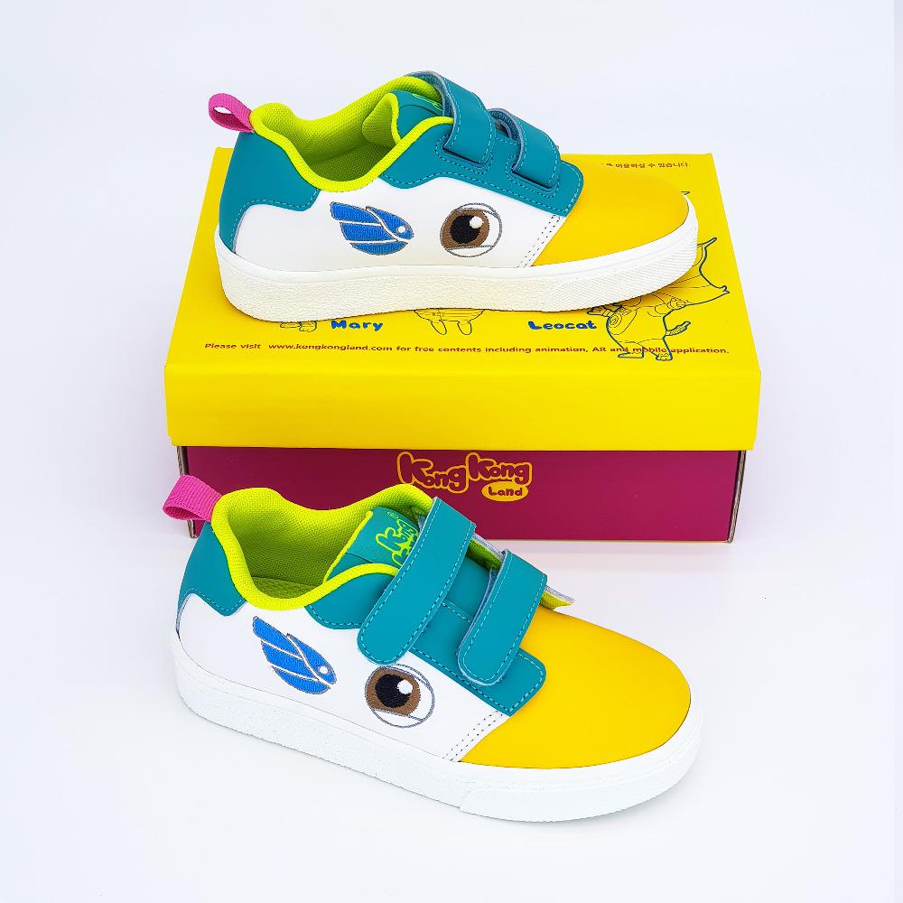 A Perry sneakers
