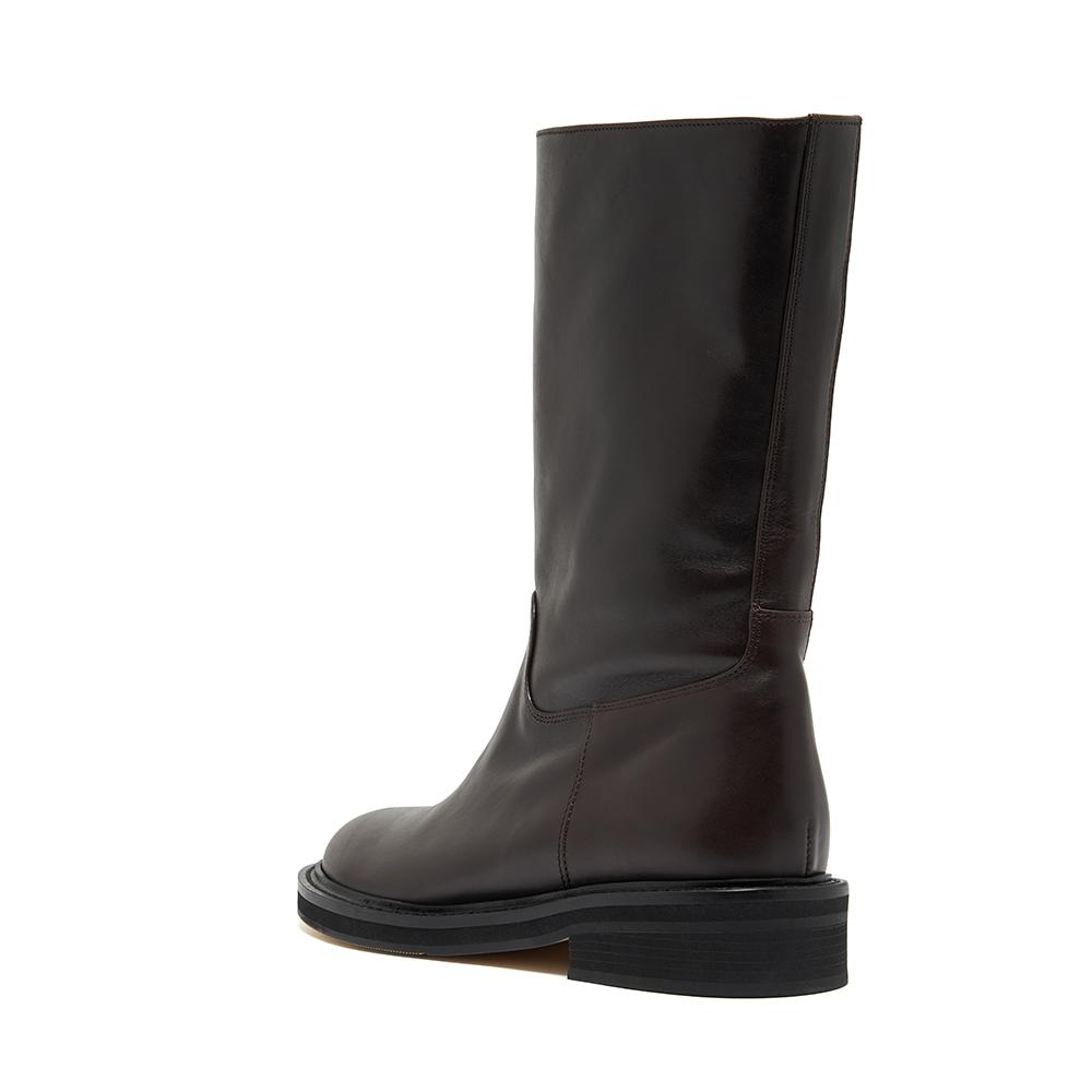 INTHESTAR IS_221398BR