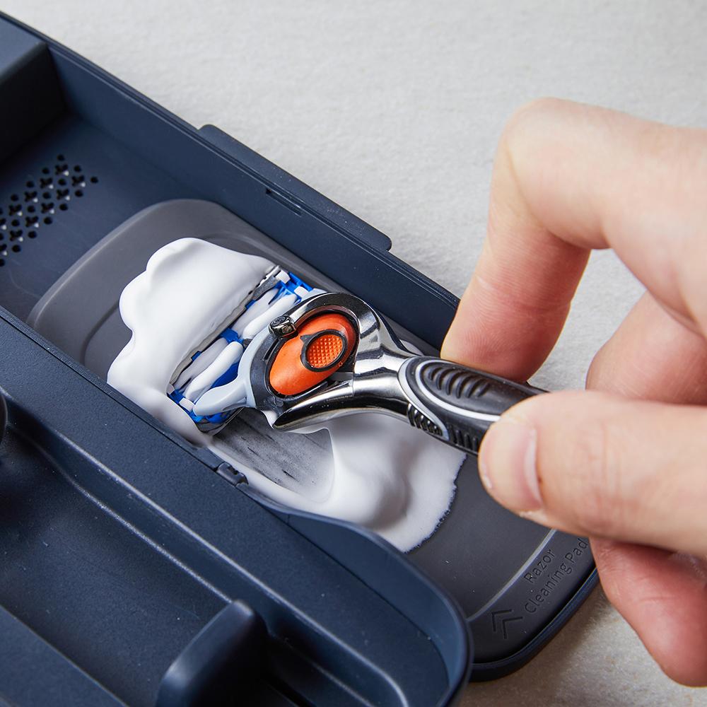 LINK Portable Razor Case UV-C LED Sterilizer & Cleaning Pad